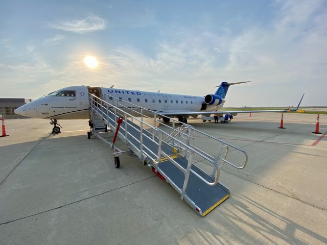 Canadair Regional Jet CRJ-200 (N900EV)