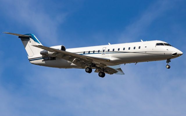 Canadair Regional Jet CRJ-200 (C-FLKY)