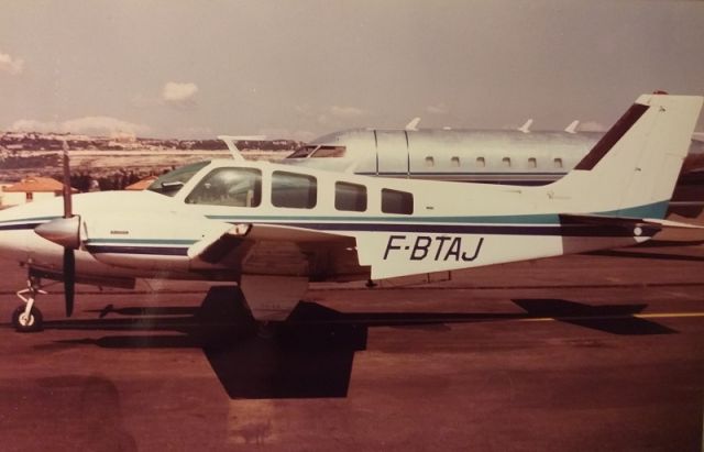 Beechcraft Baron (58) (F-BTAJ) - 1987