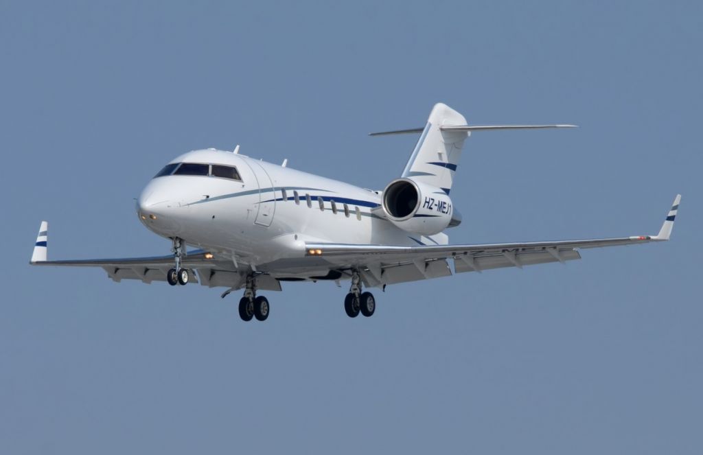 Canadair Challenger (HZ-MEJ1)