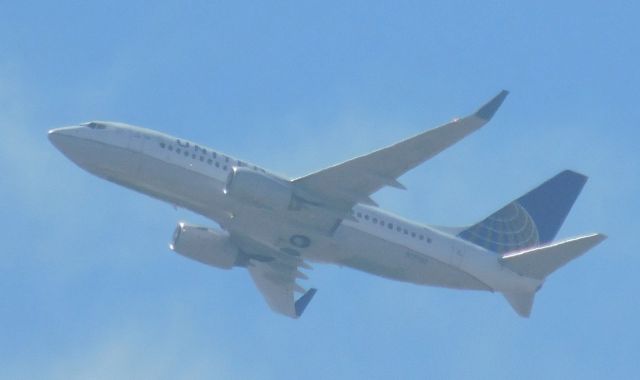Boeing 737-800 (N1P750)