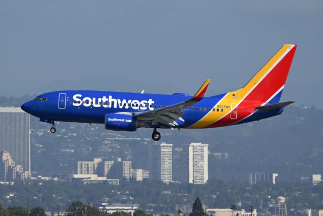 Boeing 737-700 (N237WN)