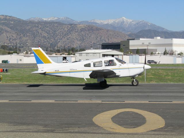 Piper Cherokee (N8132R) - Taxiing to RWY 26L