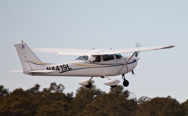 Cessna Skyhawk (N4419L)