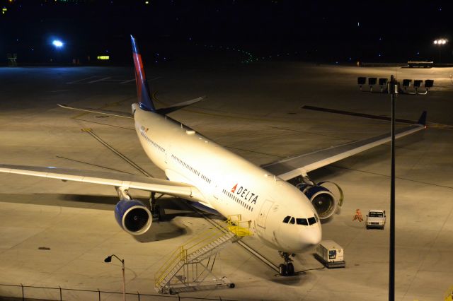 Airbus A330-300 (N803NW) - 8/9/15