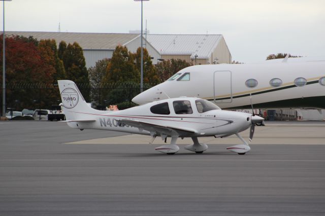 Cirrus SR-22 (N402CK)