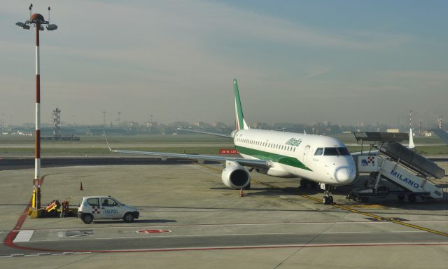 Embraer ERJ-190 (EI-RNC) - Alitalia Cityliner Embraer ERJ-190STD EI-RNC in Milano Linate