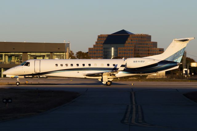 Embraer ERJ-135 (N611BV)