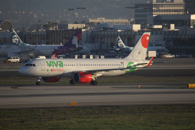 Airbus A320 (XA-VIK)