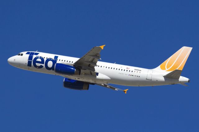 Airbus A320 (N491UA)