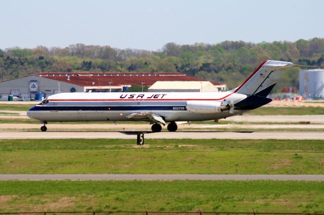 McDonnell Douglas DC-9-30 (N327US) - Reverse thrust engaged after landing on 2R at Nashville, Tn