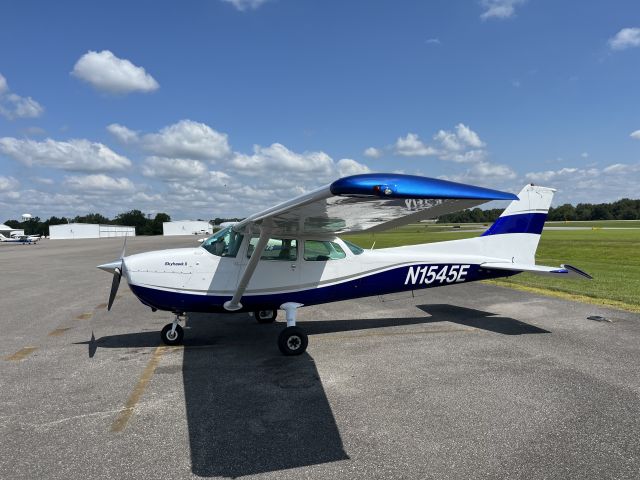 Cessna Skyhawk (N1545E)
