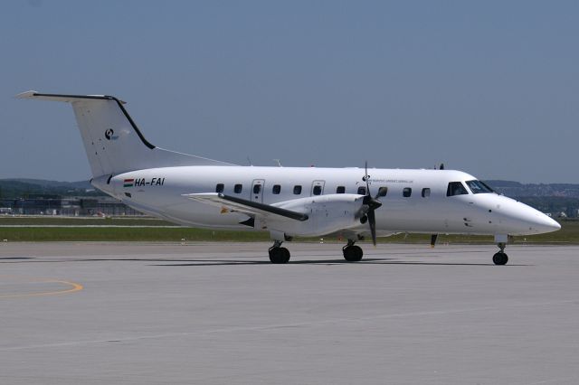 Embraer EMB-120 Brasilia (HA-FAI)