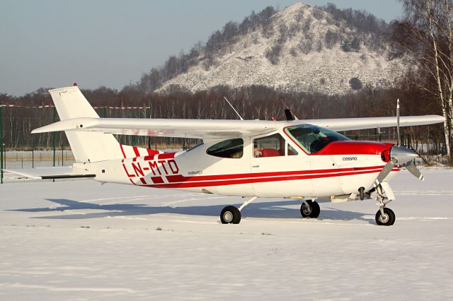 Cessna 177RG Cardinal RG (LN-MTD) - The snow and the aircraft disappeared! Look through the webcam: http://www.ebzw.be/webcam.html