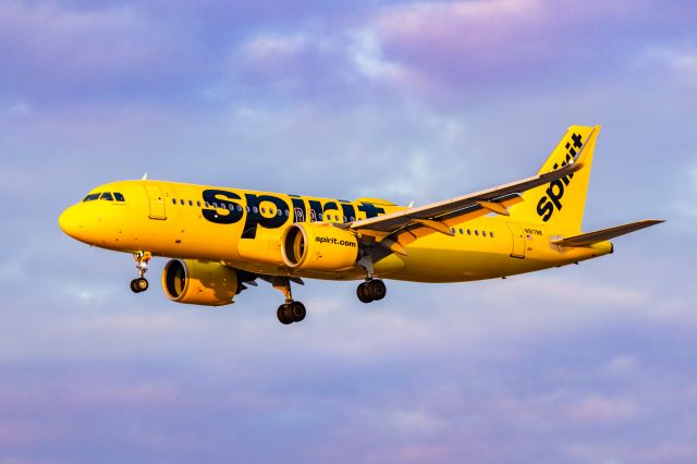 Airbus A320neo (N917NK) - Spirit Airlines A320 neo landing at PHX on 12/18/22. Taken with a Canon R7 and Tamron 70-200 G2 lens.