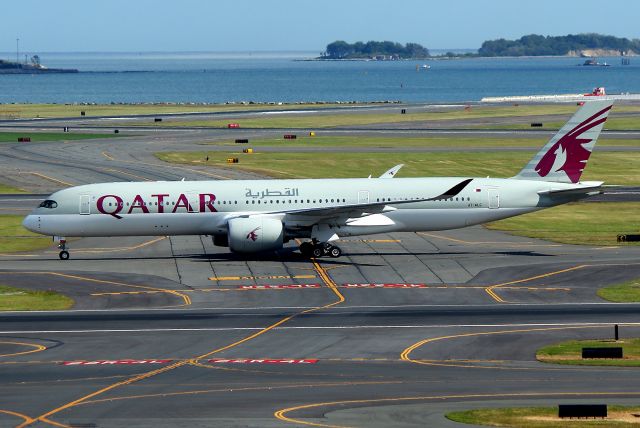 Airbus A350-900 (A7-ALG) - QTR 743 arriving from Doha