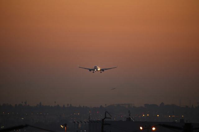 BOEING 767-300 (CC-CXE)