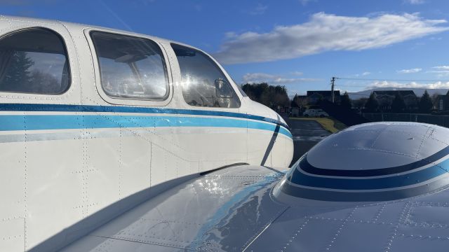 Beechcraft Twin Bonanza (N28EC)