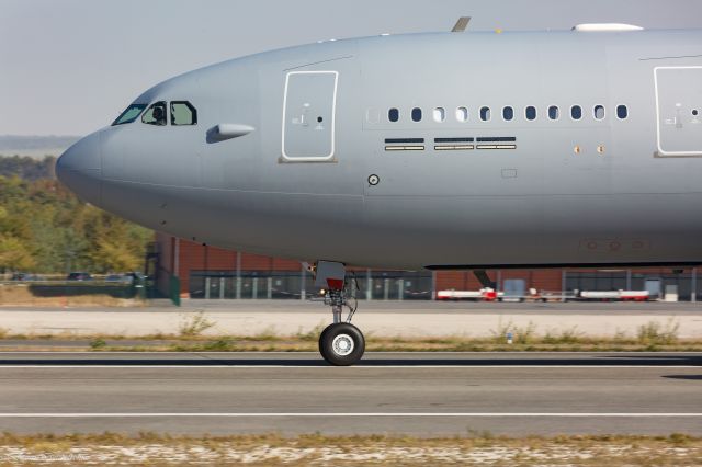 Airbus A330-200 (T054)