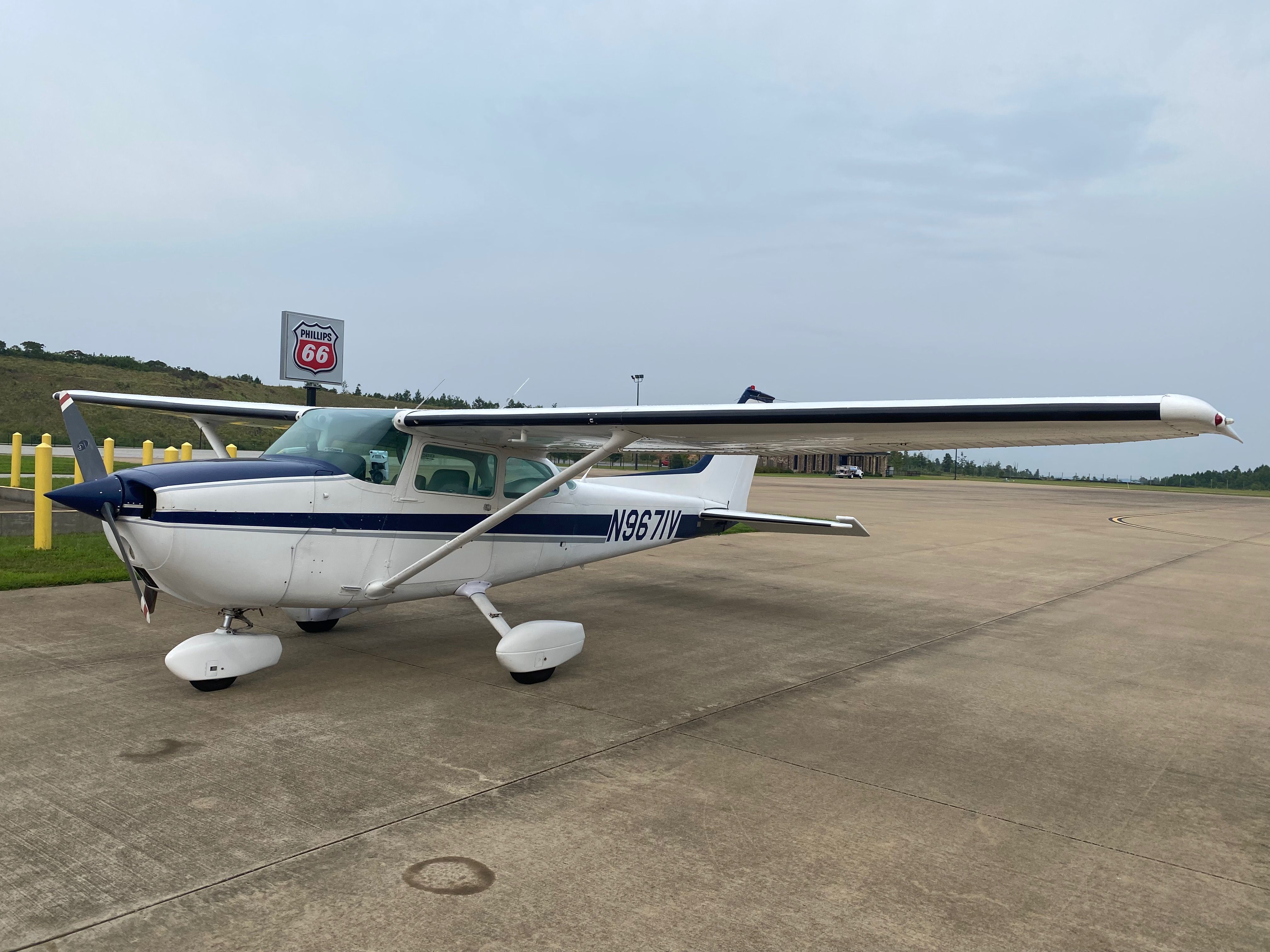 Cessna Skyhawk (N9671V)