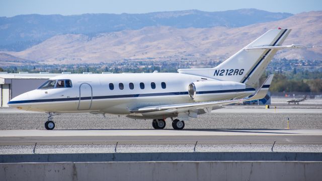 Hawker 800 (N212RG)