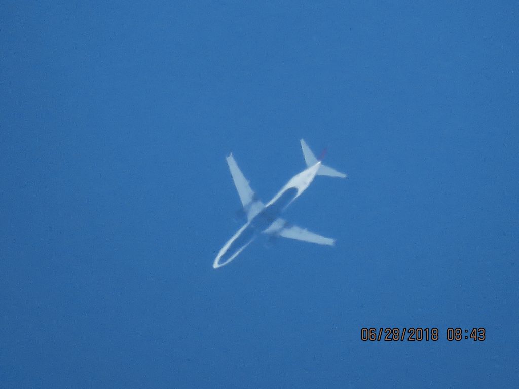 Boeing 737-900 (N808DN)