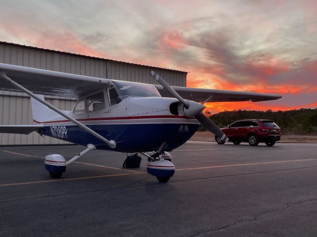 Cessna Skyhawk (N738PP) - Final flight of 2023