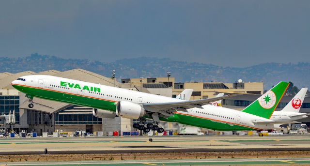 BOEING 777-300 (B-16723) - B-16723 EVA Airways Boeing 777-36N(ER) s/n 42108 - Delivered June 2015 br /br /Los Angeles International Airport (IATA: LAX, ICAO: KLAX, FAA LID: LAX)br /Photo: TDelCorobr /September 2, 2017