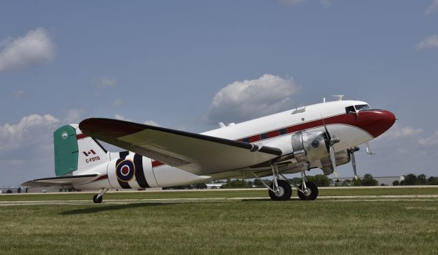 Douglas DC-3 (C-FDTD) - Airventure 2019