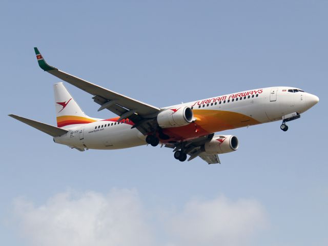 Boeing 737-800 (PZ-TCV)