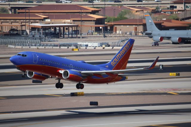 Boeing 737-700 (N754SW)