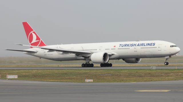 BOEING 777-300ER (TC-JJN)