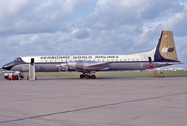 — — - SEABOARD WORLD AIRLINES - CANADAIR CL-44D4-1 - REG N123SW (CN 30) - LONDON HEATHROW UK ENGLAND - EGLL (11/10/1967)