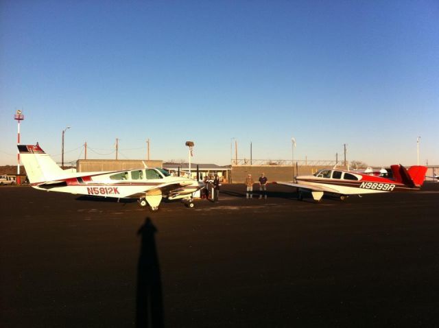 Beechcraft 35 Bonanza (N9899R) - refueling