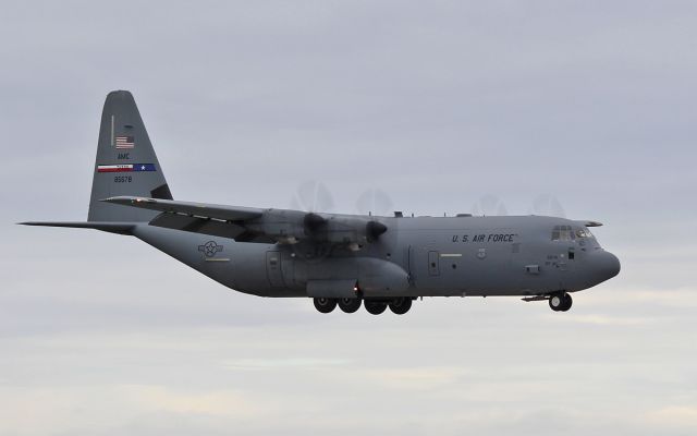 Lockheed C-130 Hercules (08-5678) - usaf c-130j 08-5678 about to land at shannon 17/5/16.