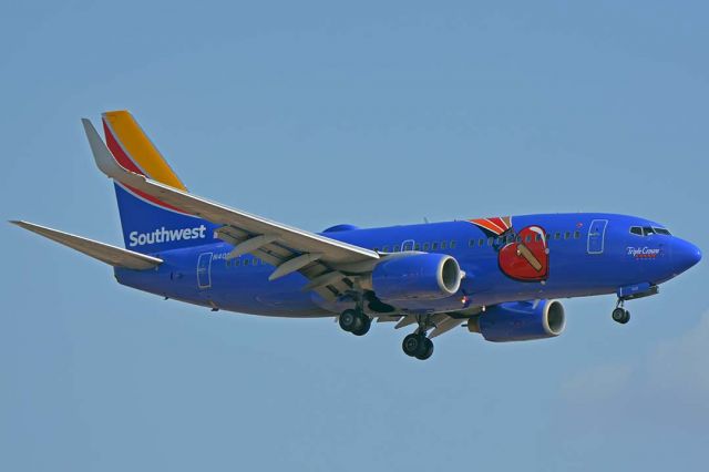 Boeing 737-700 (N409WN) - Southwest Boeing 737-7H4 N409WN Triple Crown at Phoenix Sky Harbor on August 9, 2018. 