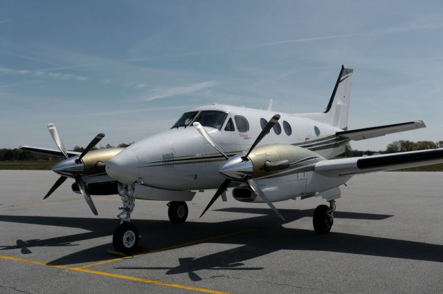 Beechcraft King Air 90 (N11EB)