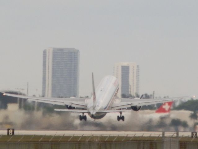 BOEING 767-300 (N371AA)