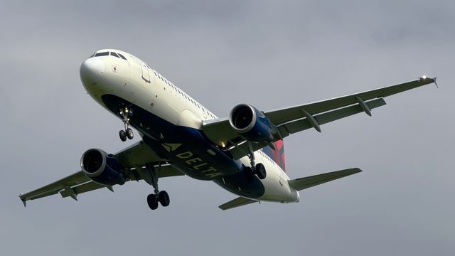Airbus A320 (N372NW) - @Gravelly Point on May 25, 2024