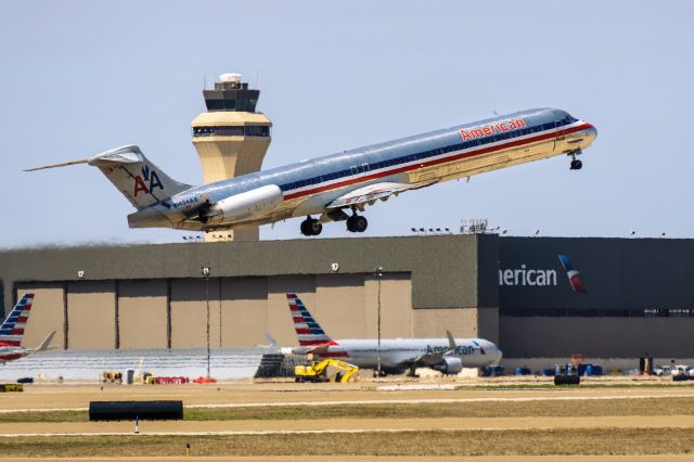 McDonnell Douglas MD-80 (N434AA)