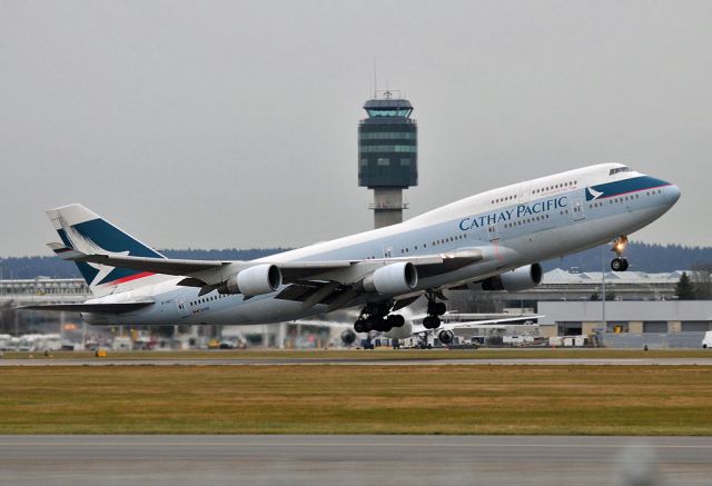 Boeing 747-400 (B-HKT)