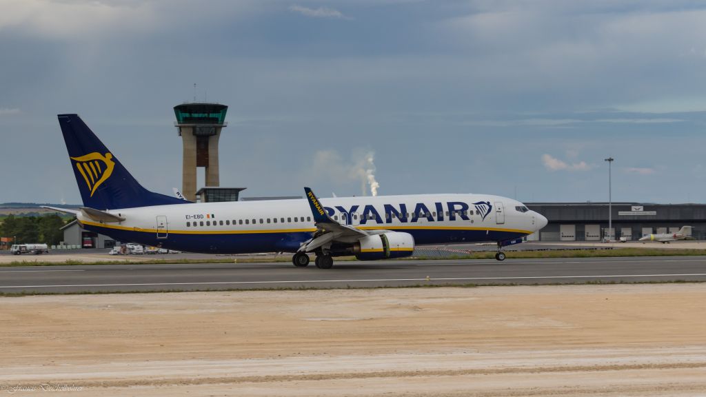 Boeing 737-700 (EI-EBD)