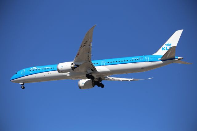 BOEING 787-10 Dreamliner (PH-BKM)