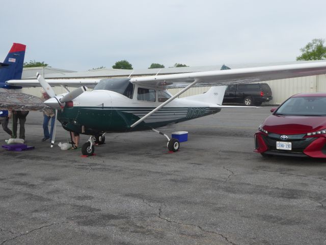 Cessna Skylane (N757CR)