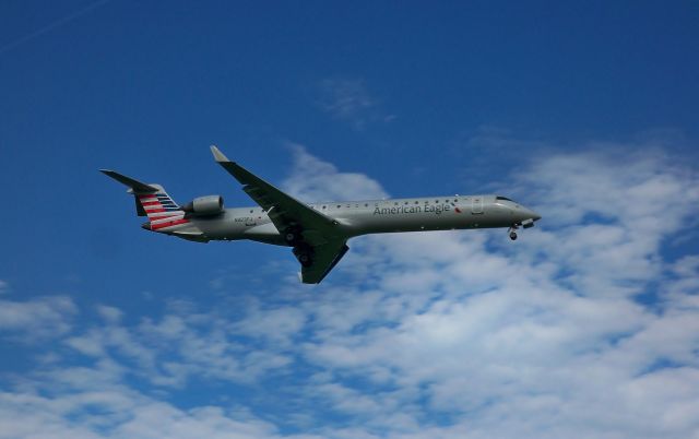 Canadair Regional Jet CRJ-900 (N923FJ) - American Eagle (Mesa) CRJ-900ER N923FJbr /Final Approach to 17R at AUSbr /Apr-08-2016