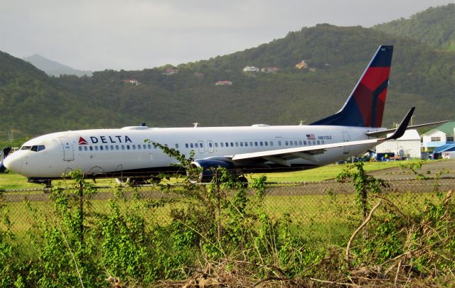 Boeing 737-800 (N811DZ)