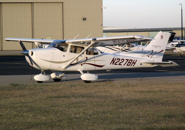 Cessna Skyhawk (N227BH)