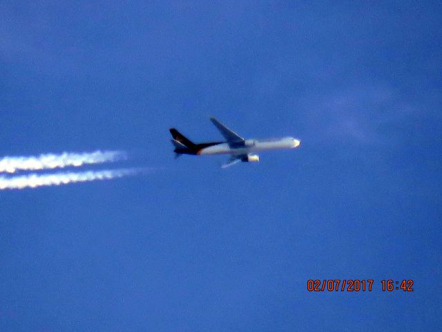 BOEING 767-300 (N306UP)