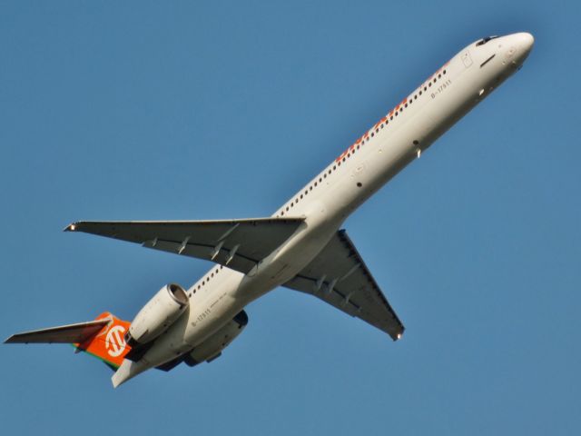 McDonnell Douglas MD-90 (B-17911) - UNI AIR