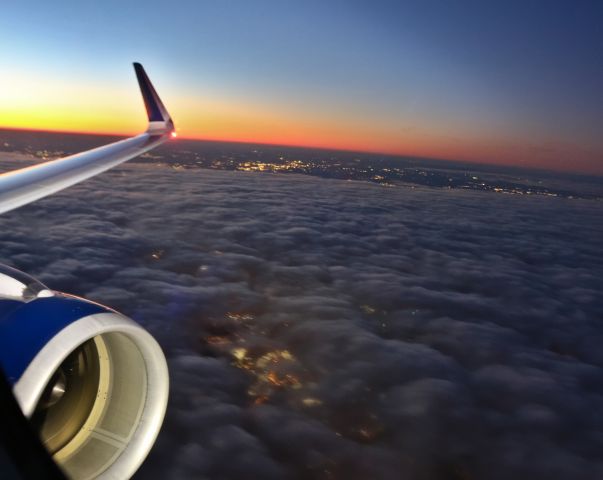 Airbus A321 (N339DN) - Departing Atlanta on a beautiful fall evening.